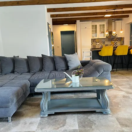 Francesca With Private Pool & Designer Interior Kastel