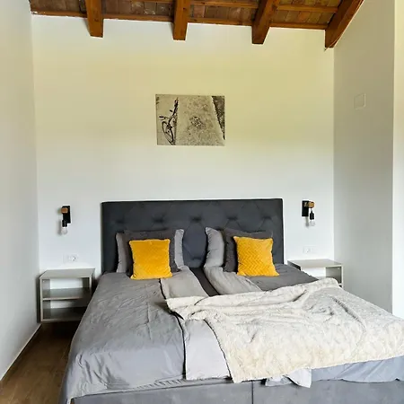 Francesca, Buje Villa