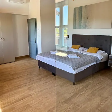 Francesca With Private Pool & Designer Interior