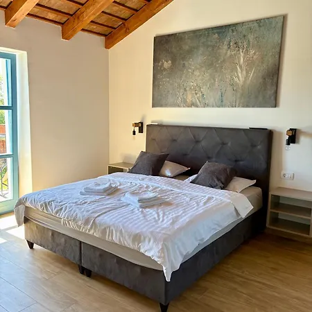 Francesca With Private Pool & Designer Interior ヴィラ Kaštel