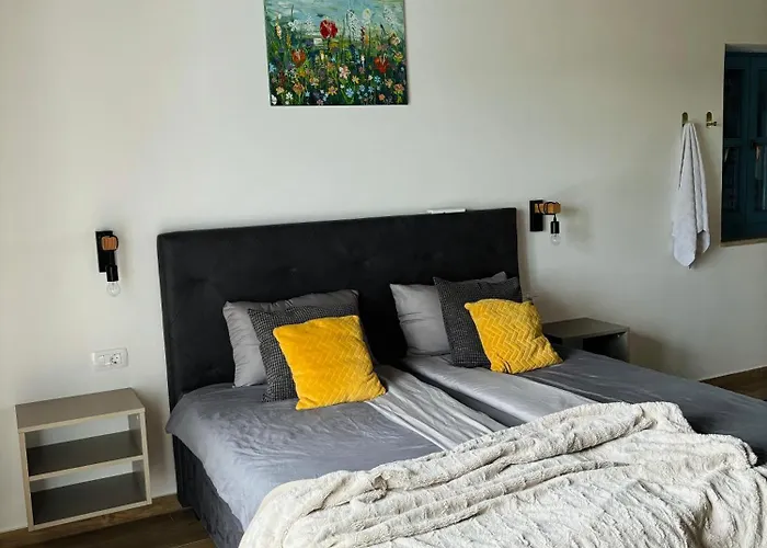 Francesca With Free Bikes And Heated Pool, Buje Villa
