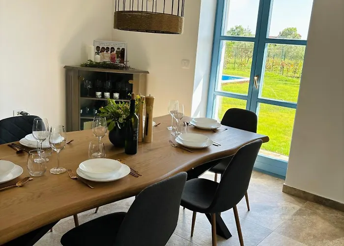 Villa Francesca With Free Bikes And Heated Pool, Buje *