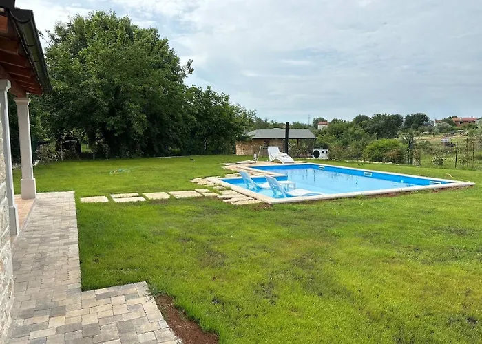 Francesca With Free Bikes And Heated Pool, Buje