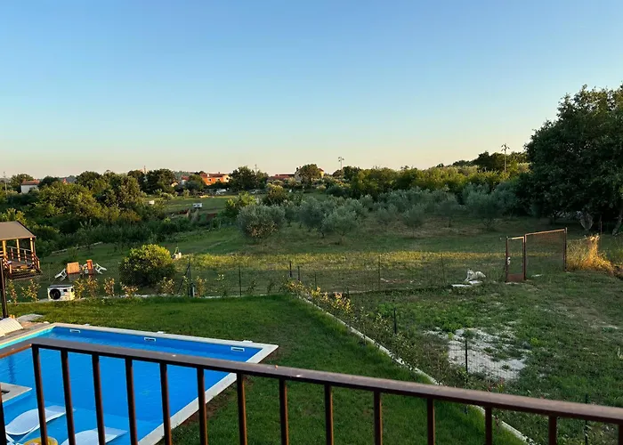 Francesca With Free Bikes And Heated Pool, Buje Villa
