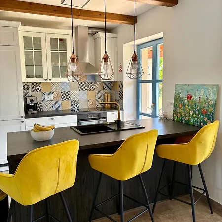 Francesca With Private Pool & Designer Interior Kastel