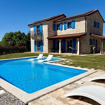 Francesca With Private Pool & Designer Interior Kaštel